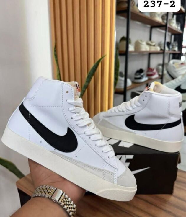 TENIS NIKE BLANCOS B