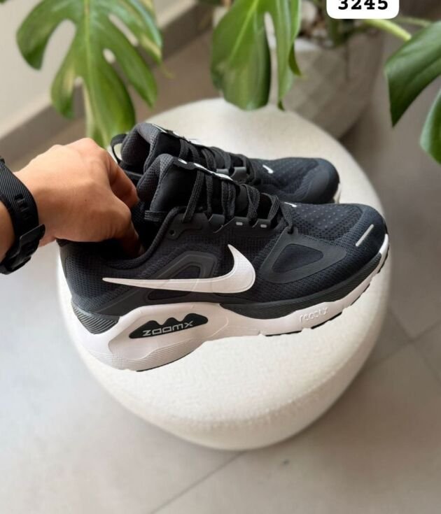 NIKE STRUCTURE HOMBRE