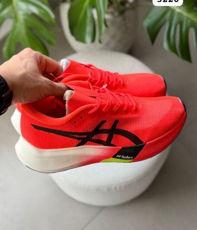 ASICS TURBO